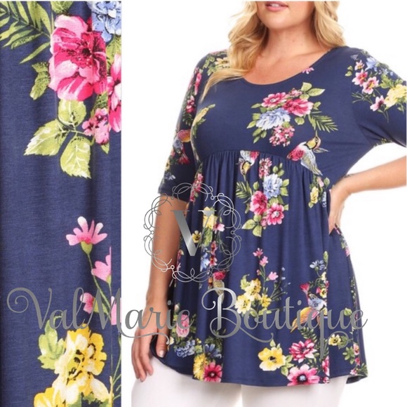 PLUS size floral navy top - Picture 2 of 3